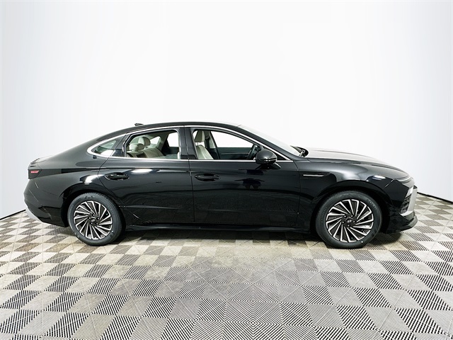 Sonata Hybrid SEL