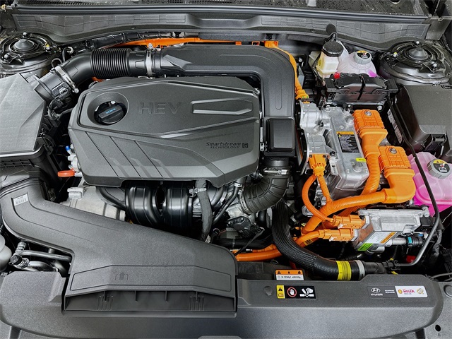 Sonata Hybrid SEL