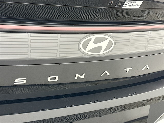 Sonata Hybrid SEL