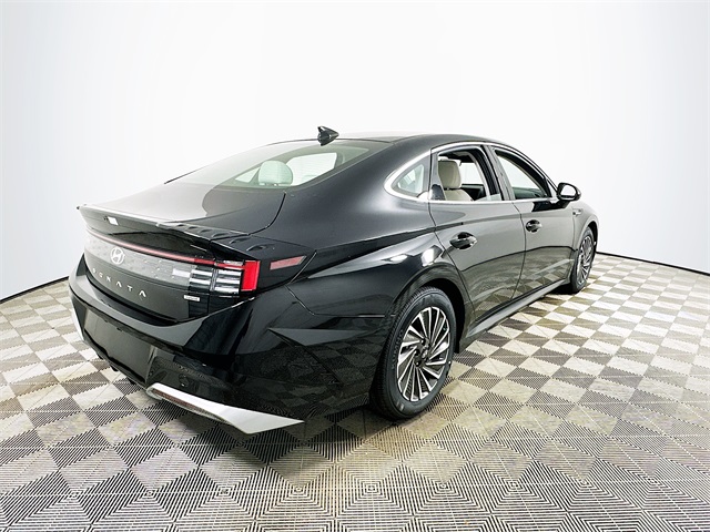 Sonata Hybrid SEL