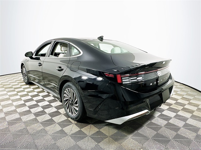 Sonata Hybrid SEL