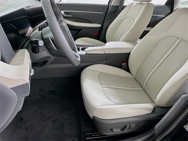 Sonata Hybrid SEL