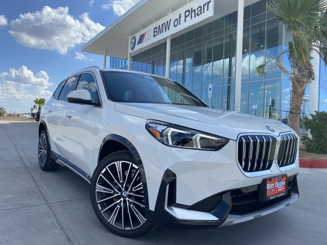 2026 BMW X1 28i's photo