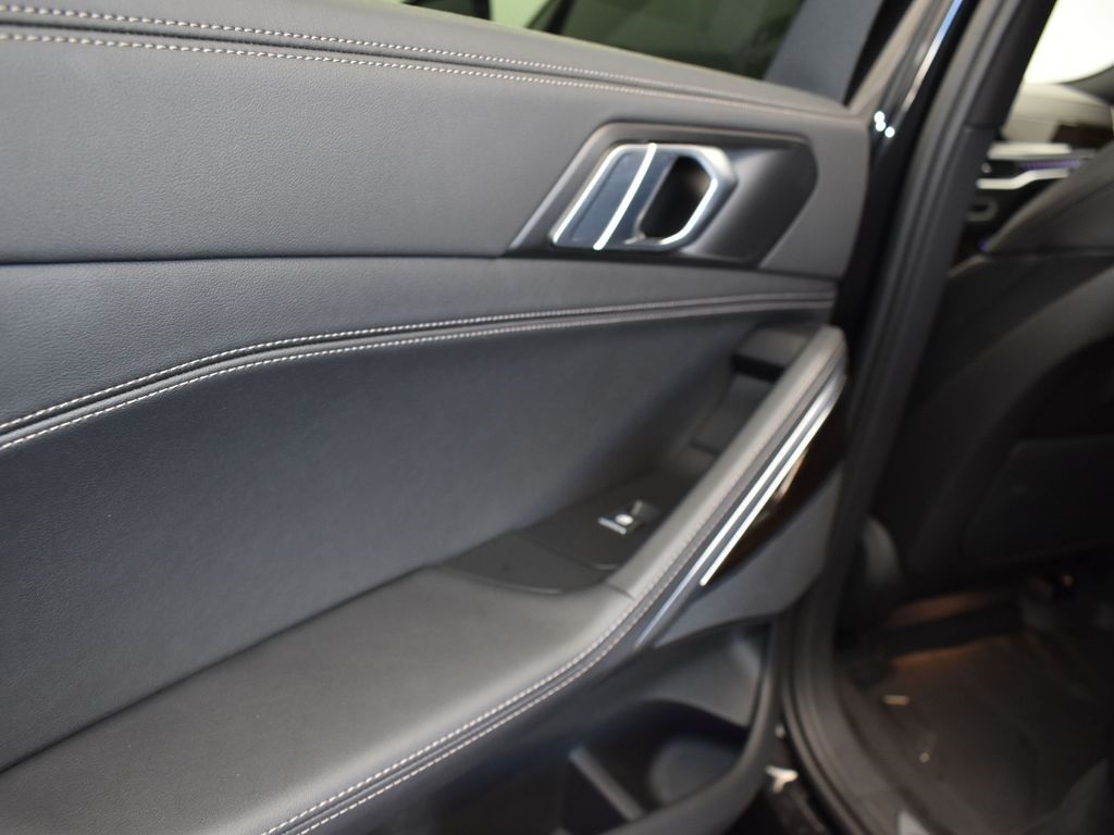 2024 Black Sapphire Metallic BMW X6 xDrive40i AWD SUV
