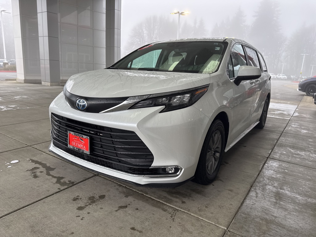 Used 2024 Toyota Sienna Van
