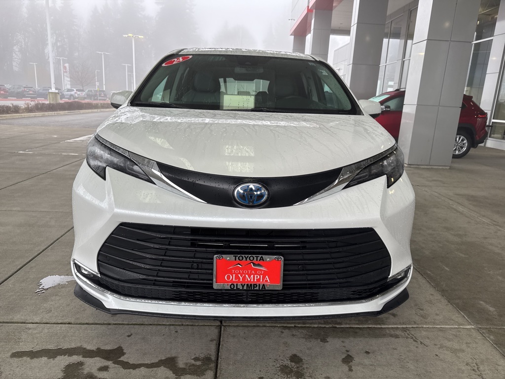 Used 2024 Toyota Sienna Van