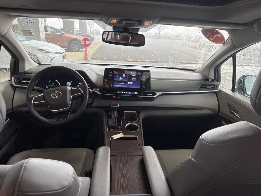 Used 2024 Toyota Sienna Van