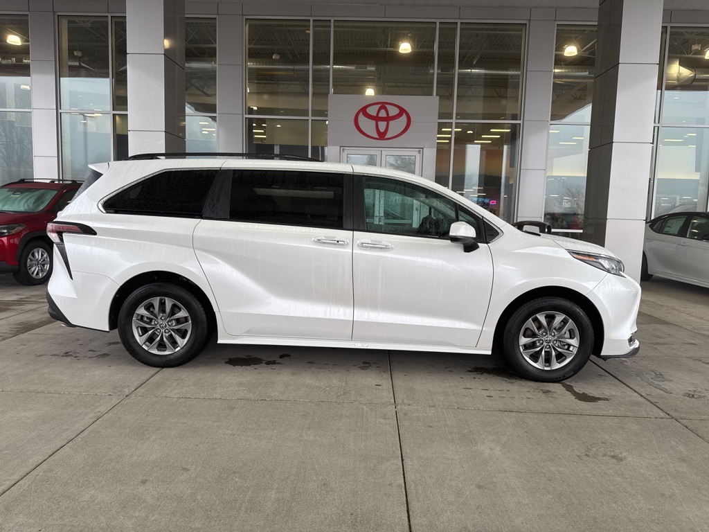Used 2024 Toyota Sienna Van