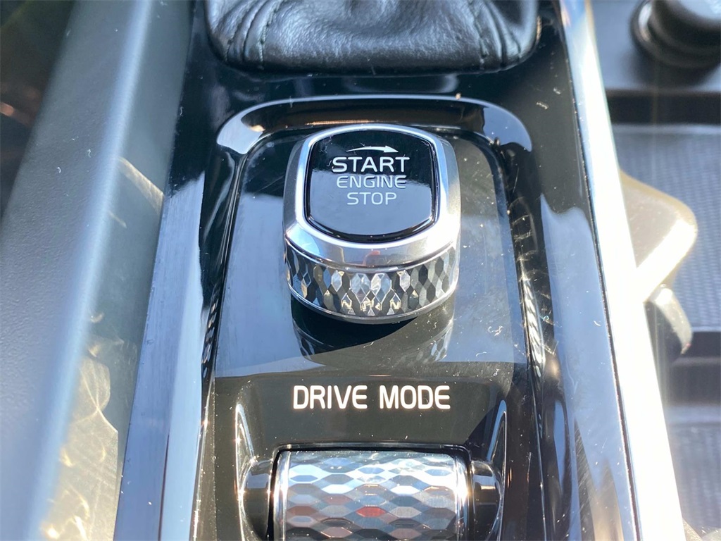 2020 Denim Blue Metallic Volvo S60 T6 Momentum AWD Sedan
