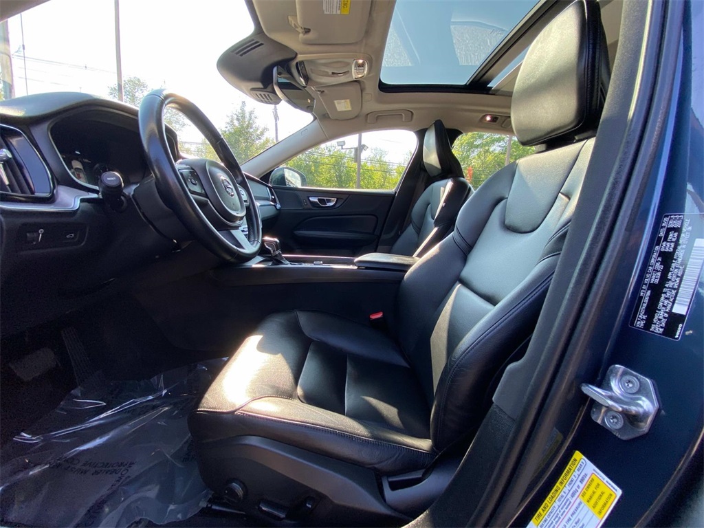 2020 Denim Blue Metallic Volvo S60 T6 Momentum AWD Sedan