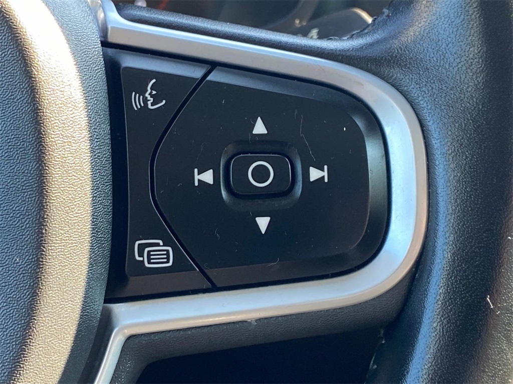 2020 Denim Blue Metallic Volvo S60 T6 Momentum AWD Sedan