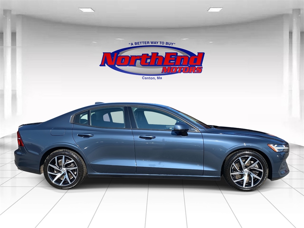 2020 Denim Blue Metallic Volvo S60 T6 Momentum AWD Sedan