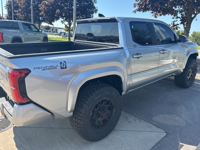 2025 Toyota Tacoma SR5 Double Cab photo 4