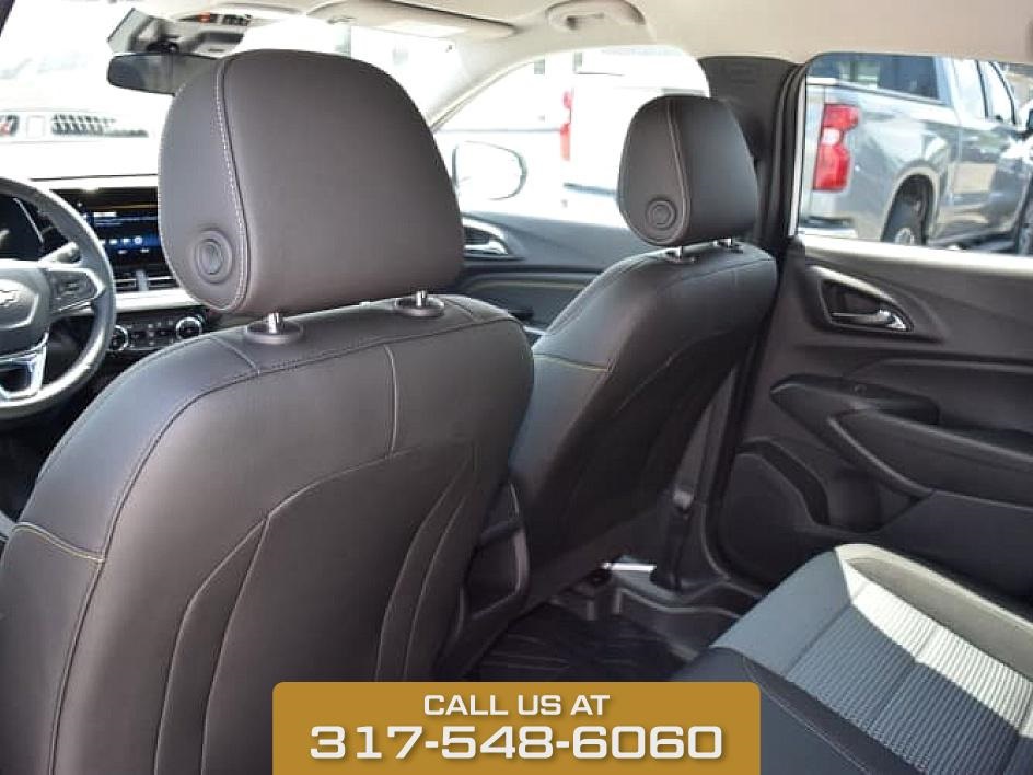 2025 Summit White Chevrolet Trax LT FWD SUV