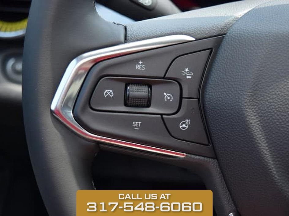 2025 Summit White Chevrolet Trax LT FWD SUV