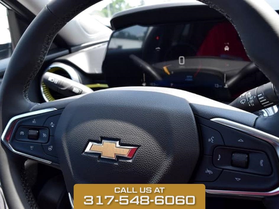2025 Summit White Chevrolet Trax LT FWD SUV