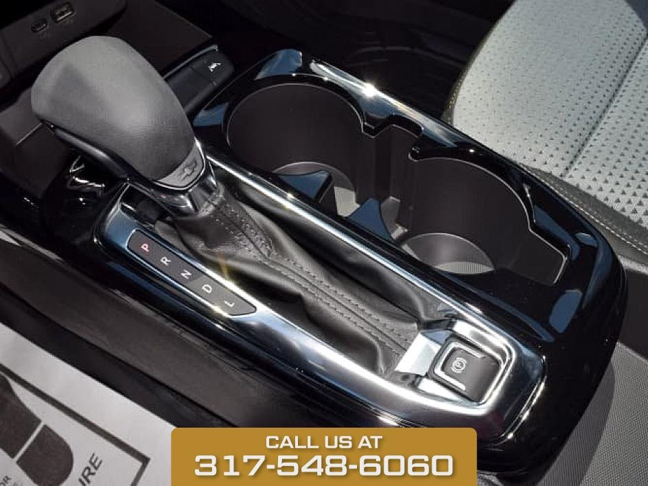 2025 Summit White Chevrolet Trax LT FWD SUV