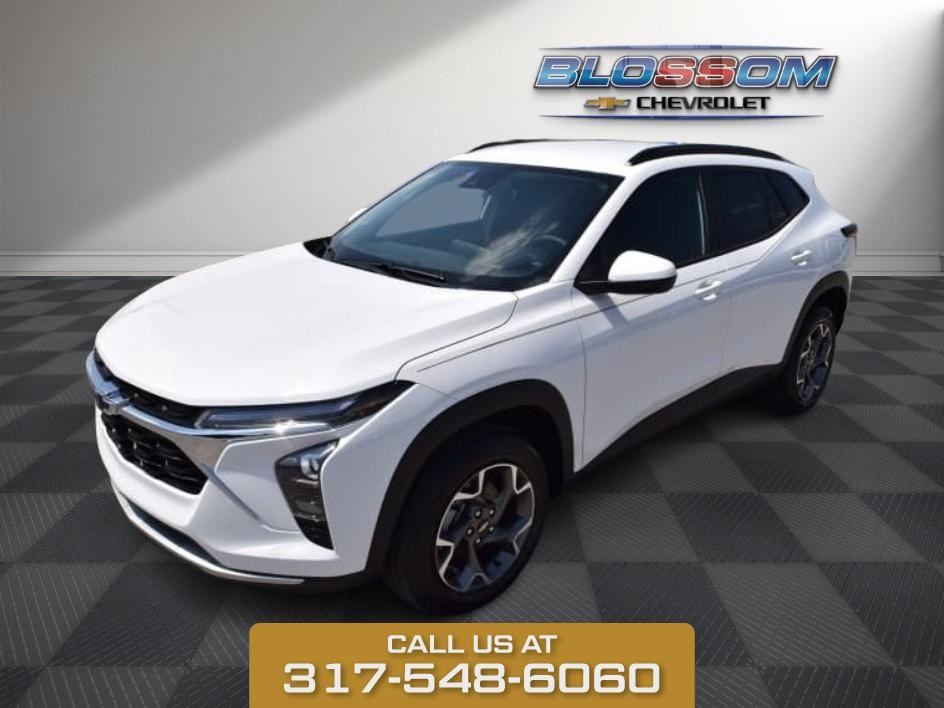 2025 Summit White Chevrolet Trax LT FWD SUV