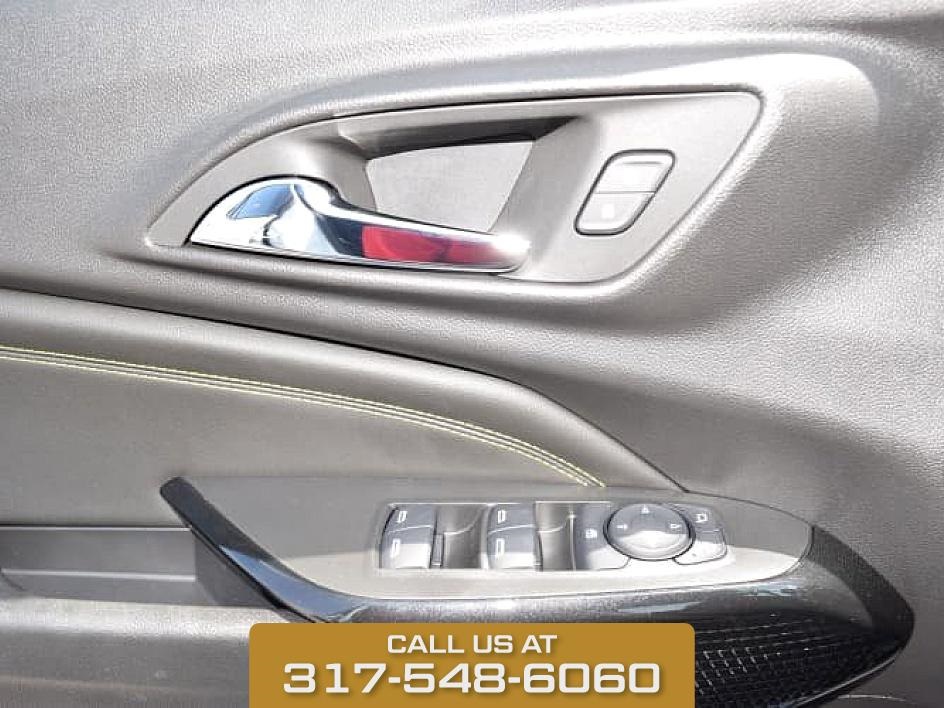 2025 Summit White Chevrolet Trax LT FWD SUV