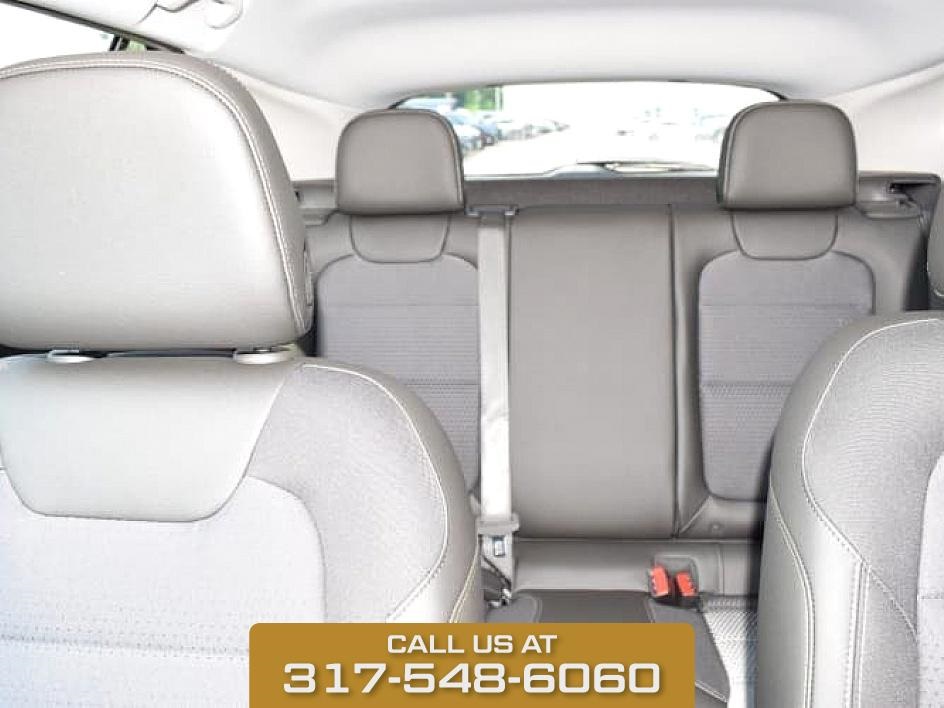 2025 Summit White Chevrolet Trax LT FWD SUV