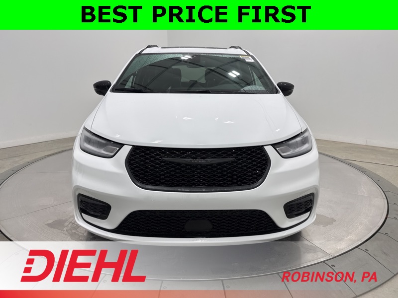 2026 Chrysler Pacifica Limited photo 2