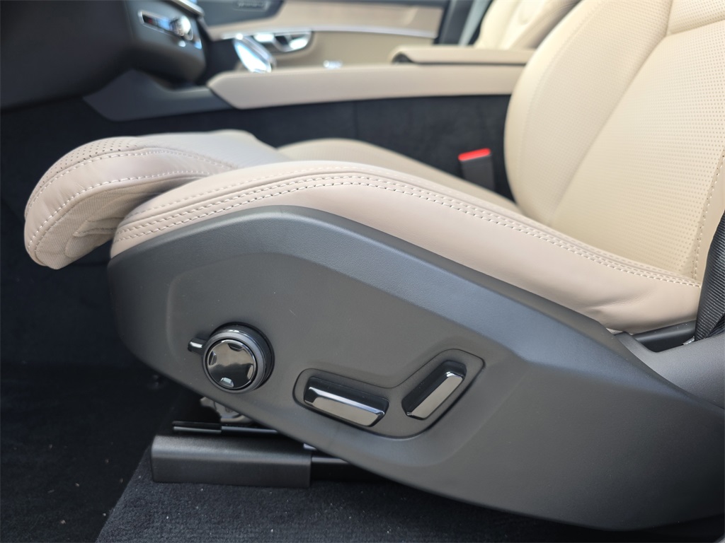 new 2026 Volvo XC90 car, priced at $74,195