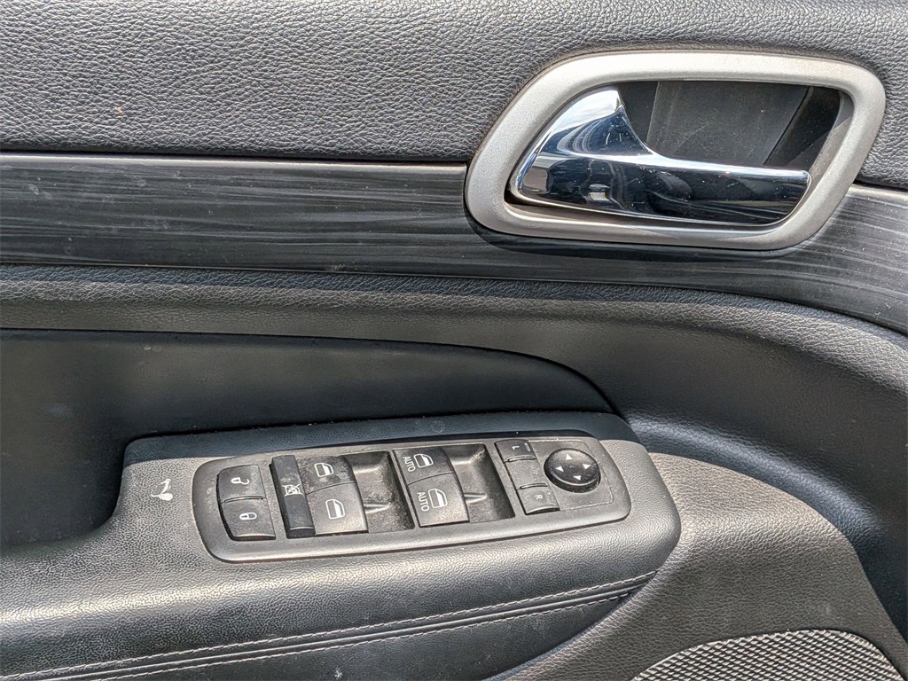 2021 Jeep Grand Cherokee Laredo X photo 7