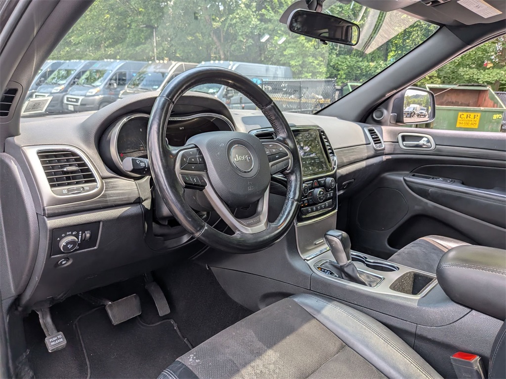 2021 Jeep Grand Cherokee Laredo X photo 8