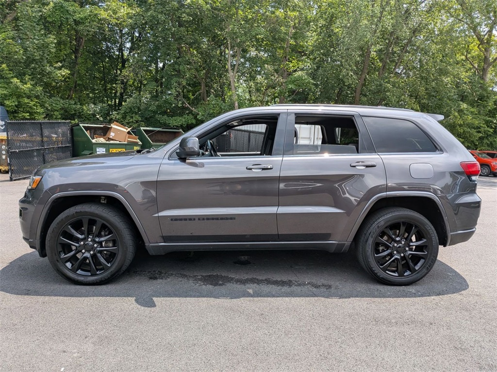2021 Jeep Grand Cherokee Laredo X photo 4