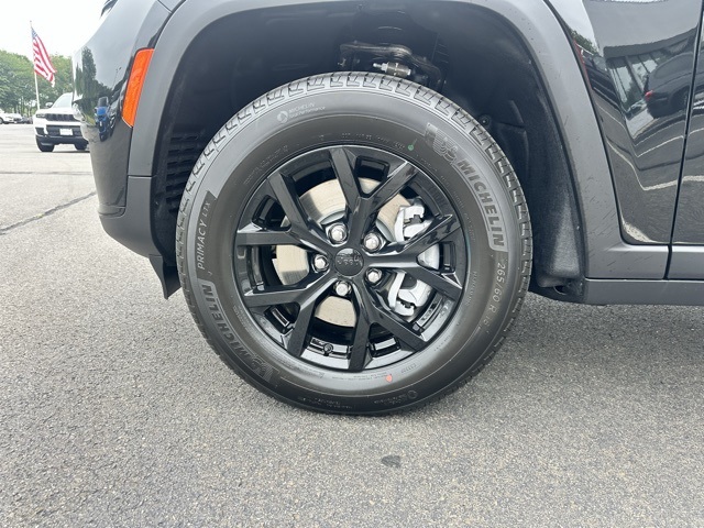 2025 Diamond Black Crystal Pearlcoat Jeep Grand Cherokee L Altitude X 4X4 SUV