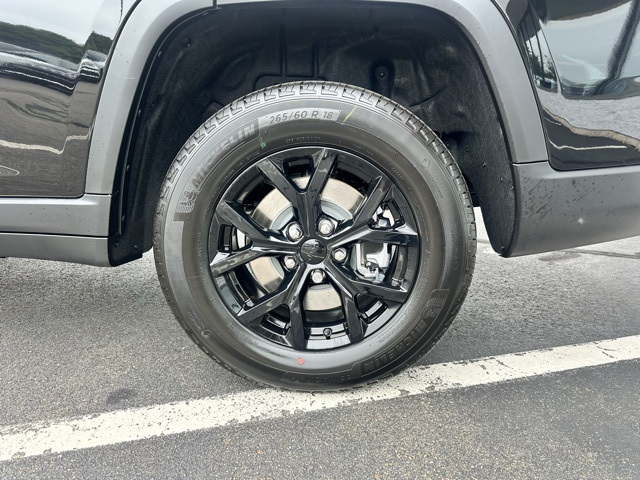 2025 Diamond Black Crystal Pearlcoat Jeep Grand Cherokee L Altitude X 4X4 SUV