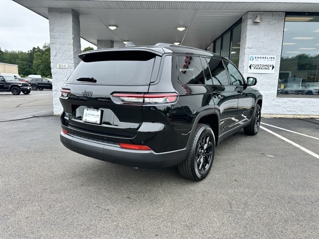 2025 Diamond Black Crystal Pearlcoat Jeep Grand Cherokee L Altitude X 4X4 SUV