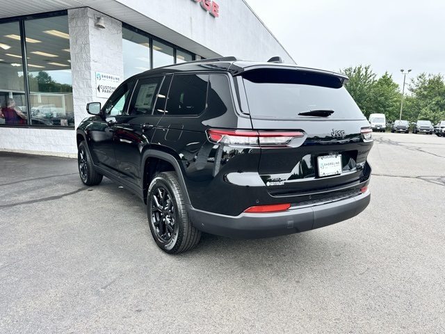 2025 Diamond Black Crystal Pearlcoat Jeep Grand Cherokee L Altitude X 4X4 SUV