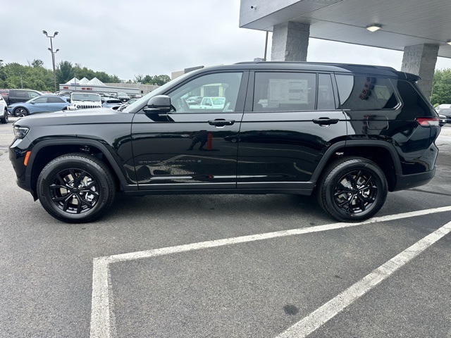 2025 Diamond Black Crystal Pearlcoat Jeep Grand Cherokee L Altitude X 4X4 SUV