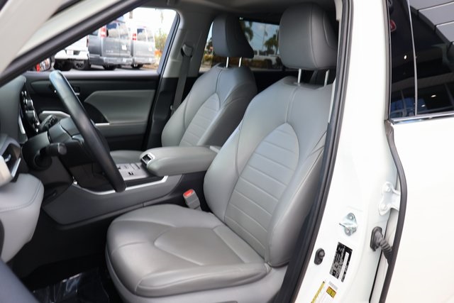 2021 Toyota Highlander XLE photo 11