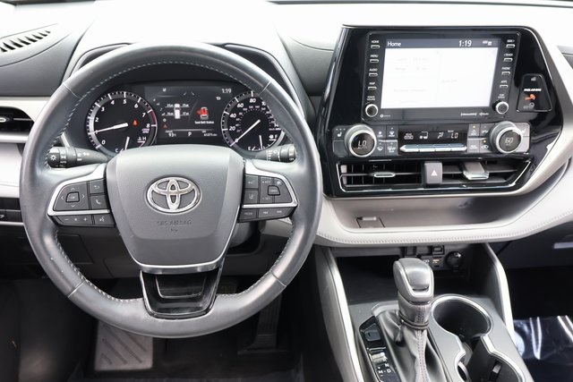 2021 Toyota Highlander XLE photo 14