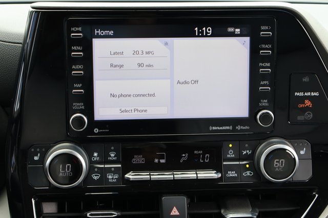 2021 Toyota Highlander XLE photo 15