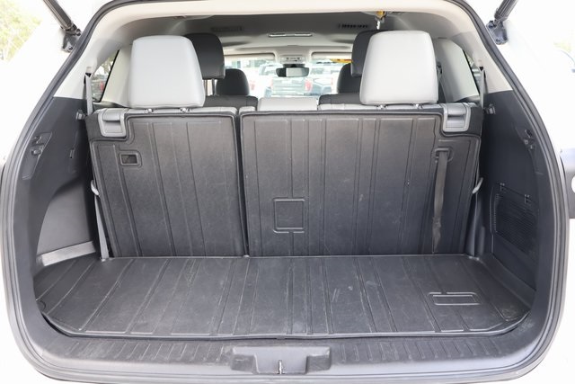 2021 Toyota Highlander XLE photo 16