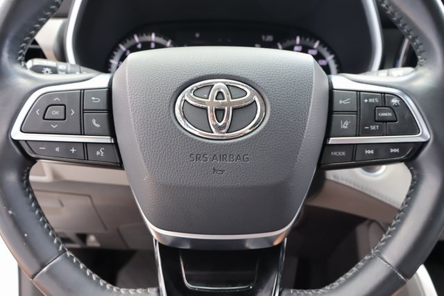 2021 Toyota Highlander XLE photo 21