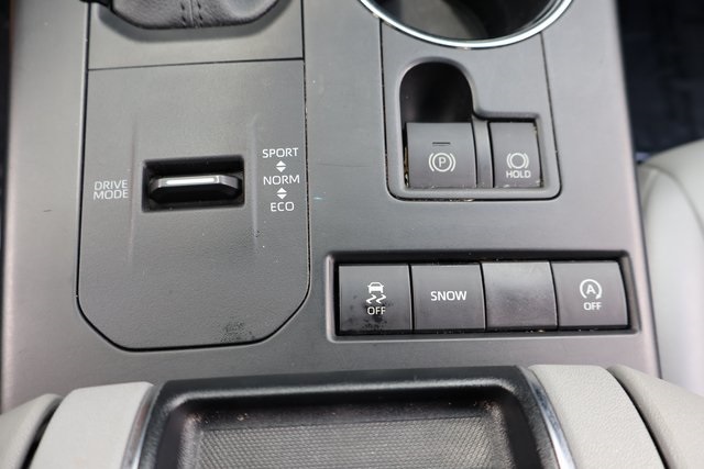 2021 Toyota Highlander XLE photo 26