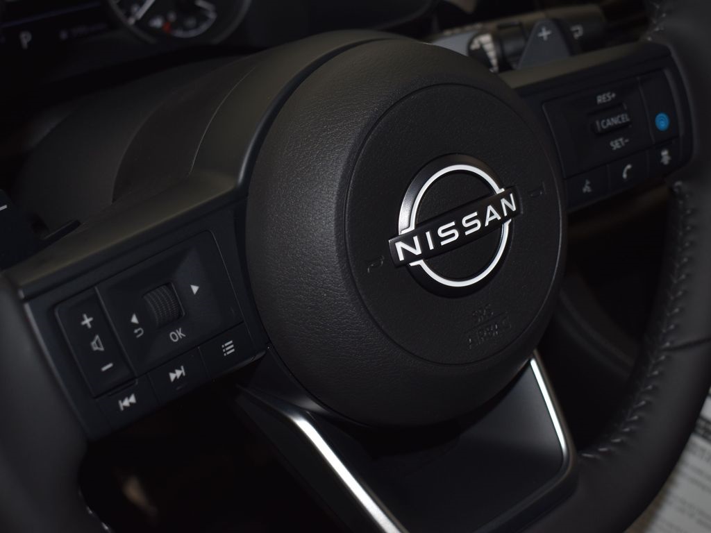 2025 Nissan Pathfinder SV photo 12