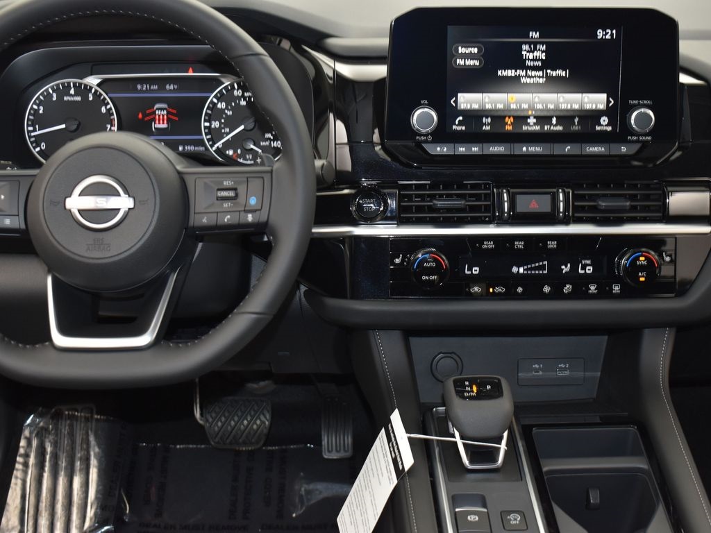 2025 Nissan Pathfinder SV photo 13