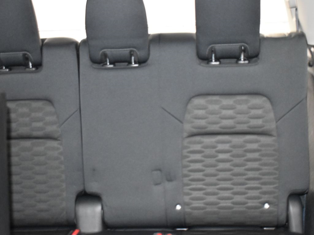 2025 Nissan Pathfinder SV photo 18