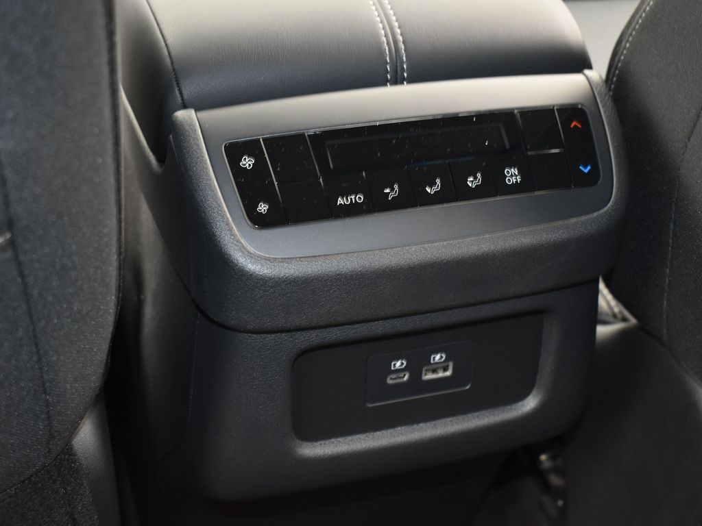 2025 Nissan Pathfinder SV photo 21