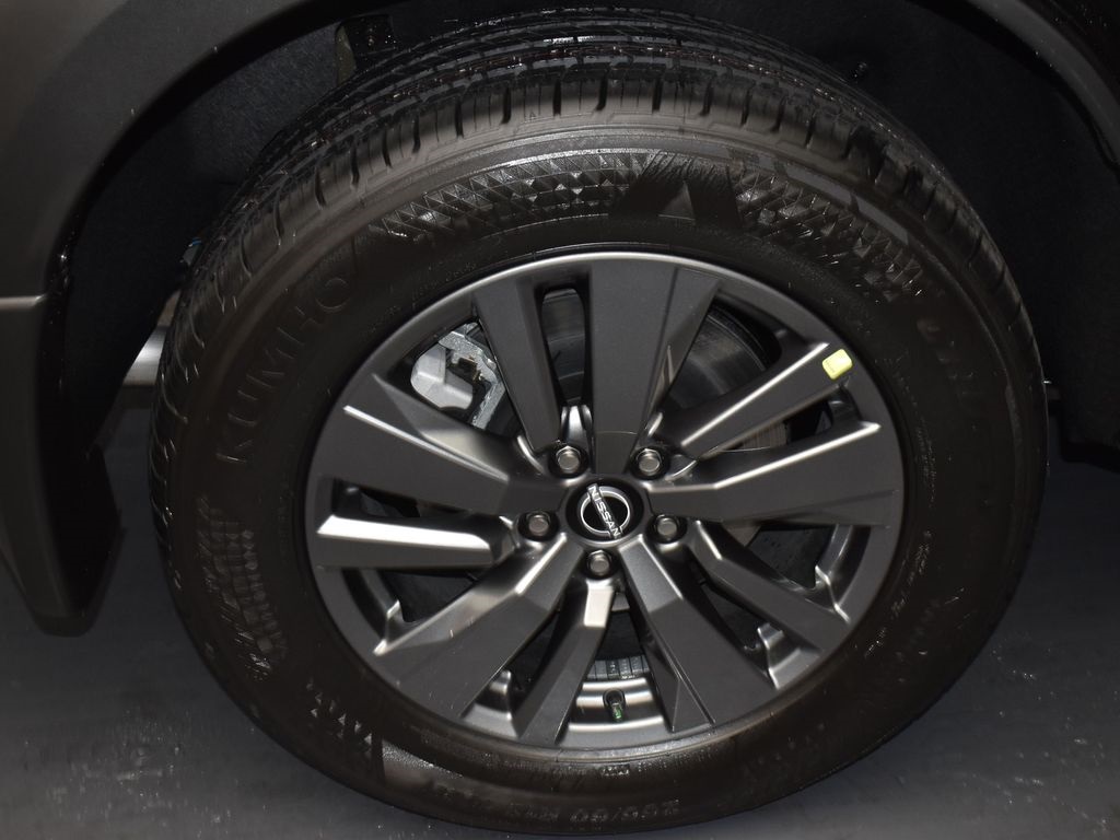 2025 Nissan Pathfinder SV photo 4