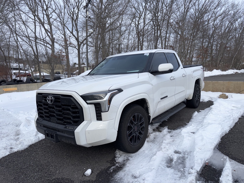 2022 Toyota Tundra SR5's photo