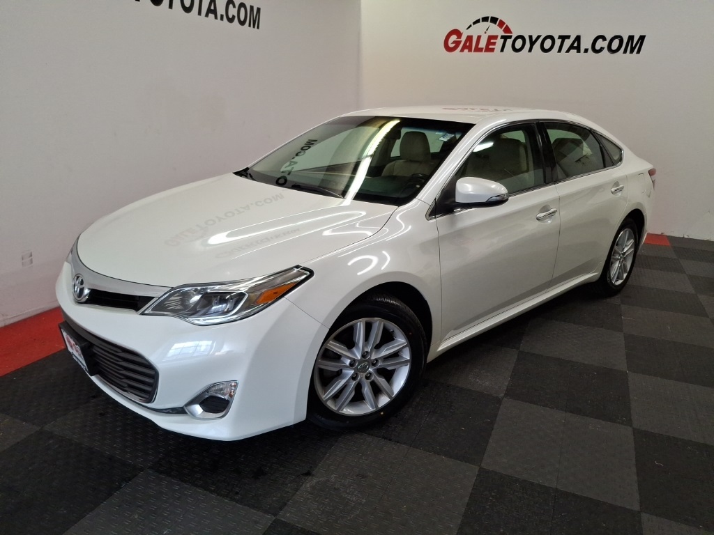 2015 Toyota Avalon XLE's photo