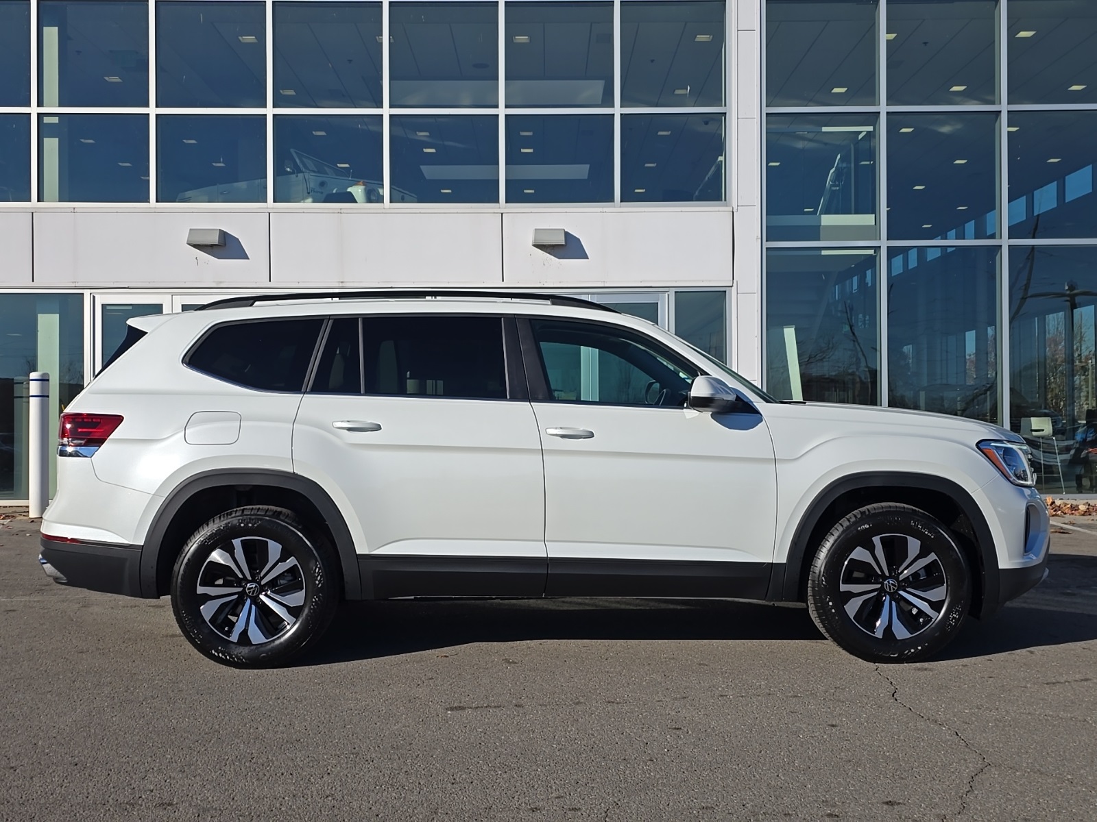 new 2026 Volkswagen Atlas car, priced at $38,280