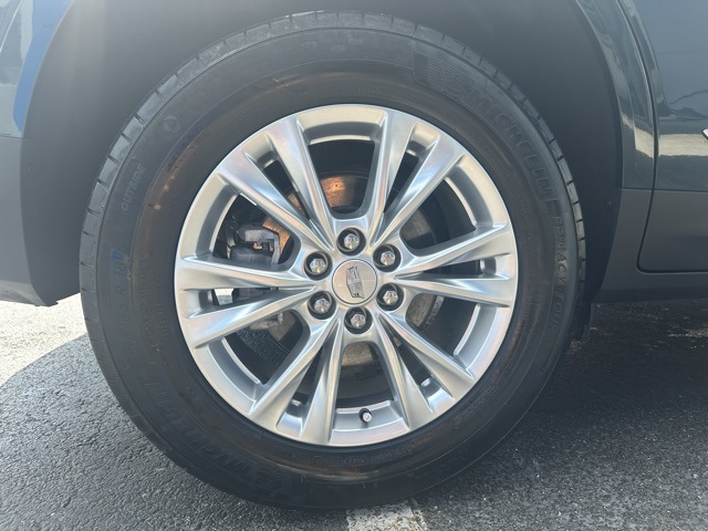 2024 Emerald Lake Metallic Cadillac XT5 Luxury AWD SUV