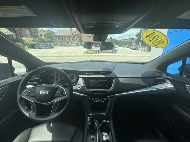 2024 Emerald Lake Metallic Cadillac XT5 Luxury AWD SUV
